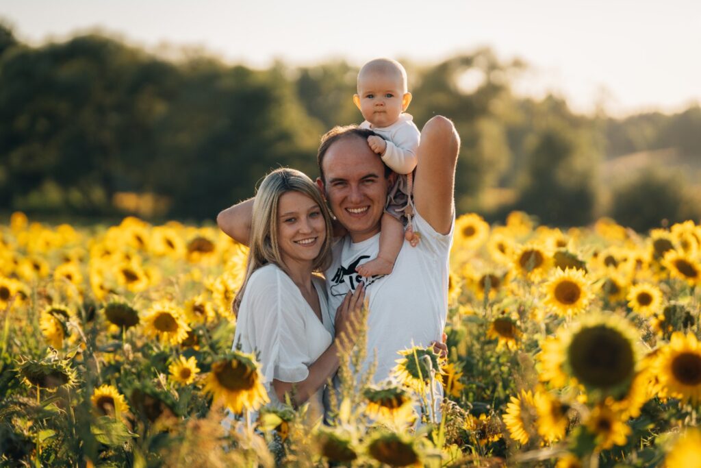 Rodinné focení České Budějovice, fotograf, párové focení, focení ve slunečnicích, fotograf portréty